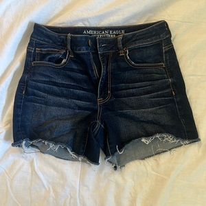 Size 8 high waisted shortie